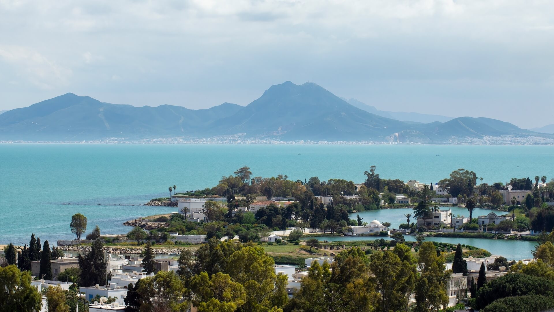 Les ruines de Carthage au-dessus de la baie